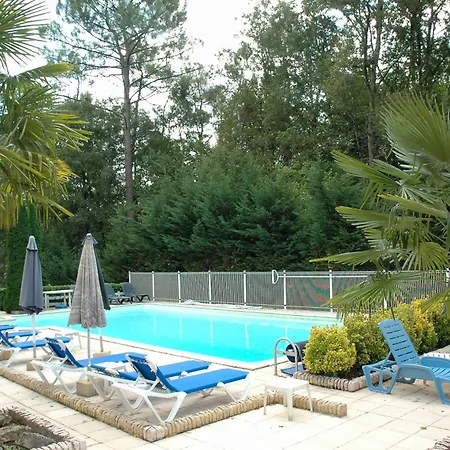 Holiday home Eglantine, Ruim En Sfeervol In Heerlijke Omgeving Carlux